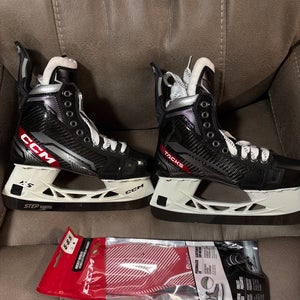 CCM AS-V Pro Hockey Skates Regular Width Size 6.5 (New)