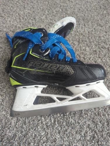 Bauer GSX Hockey Goalie Skates Regular Width Size 1.5 (Used)