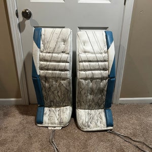 32" True Catalyst 7X3 Goalie Leg Pads (Used)