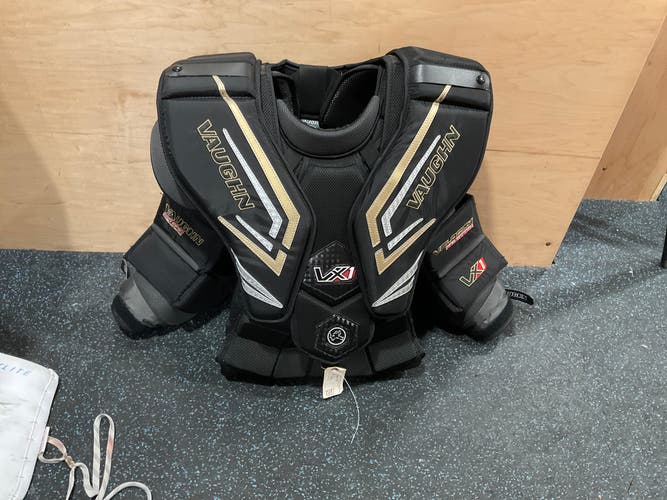 Medium 2025 Vaughn Velocity VX1 Pro Carbon Goalie Chest Protector (New)