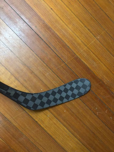 Senior Bauer Vapor Hyperlite 2 Left Hand Hockey Stick P28 87 Flex Pro Stock (New)