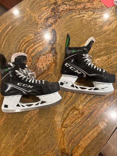 Black/White 2024 CCM Ribcor 88K Hockey Skates Regular Width 9 (Used)