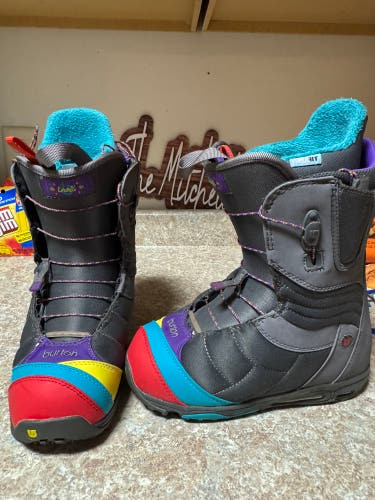 (W 7.0) Burton Emerald Snowboard Boots All Mountain (Used) women’s boot womens