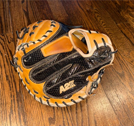 Wilson A2K Catcher's Glove 33.5" (Used)