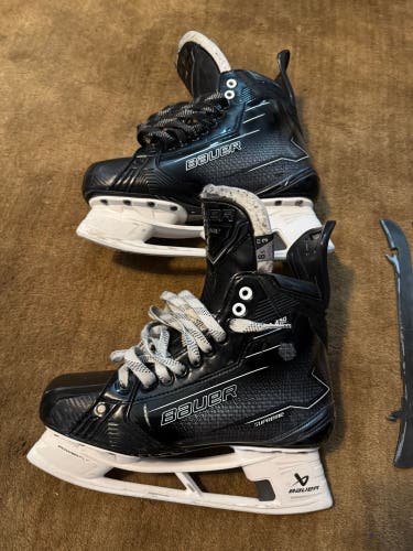 Black 2024 Bauer Supreme M50 Pro Hockey Skates 8.5 (Used)