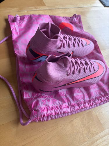 Pink Unisex Size M 6.5 (W 7.5) Nike Mercurial Superfly Molded Cleats Cleats (New)