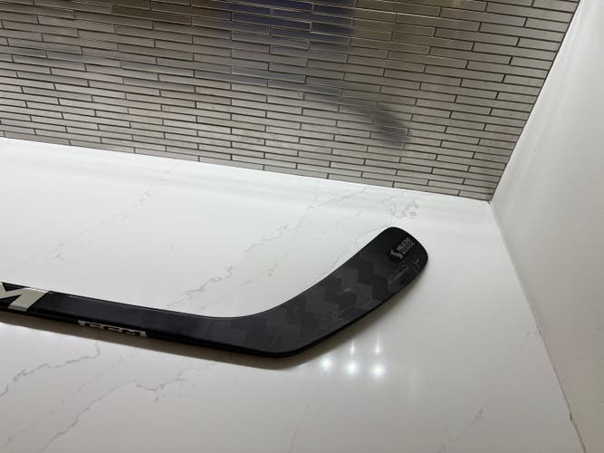 Junior CCM JetSpeed FT8 Pro Right Handed Hockey Stick P29 50 Flex (Used)