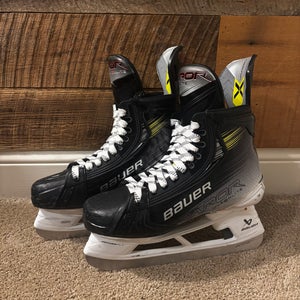 Bauer Vapor Hyperlite 2 Hockey Skates Regular Width 8 (Used)