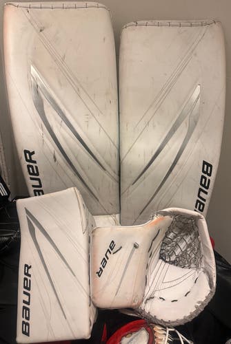 33" 2025 Bauer Hyperlite 2 Regular Goalie Full Set (Used)