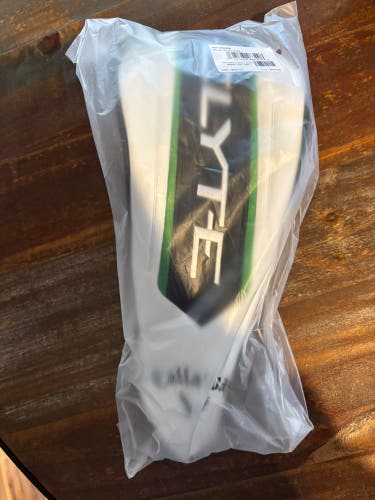 CALLAWAY ELYTE DRIVER HEADCOVER BLACK / WHITE / GREEN-Brand New