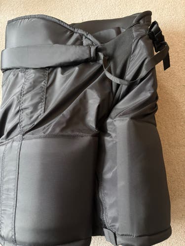 Men's Senior Medium CCM HP70 Hockey Pants (Used)