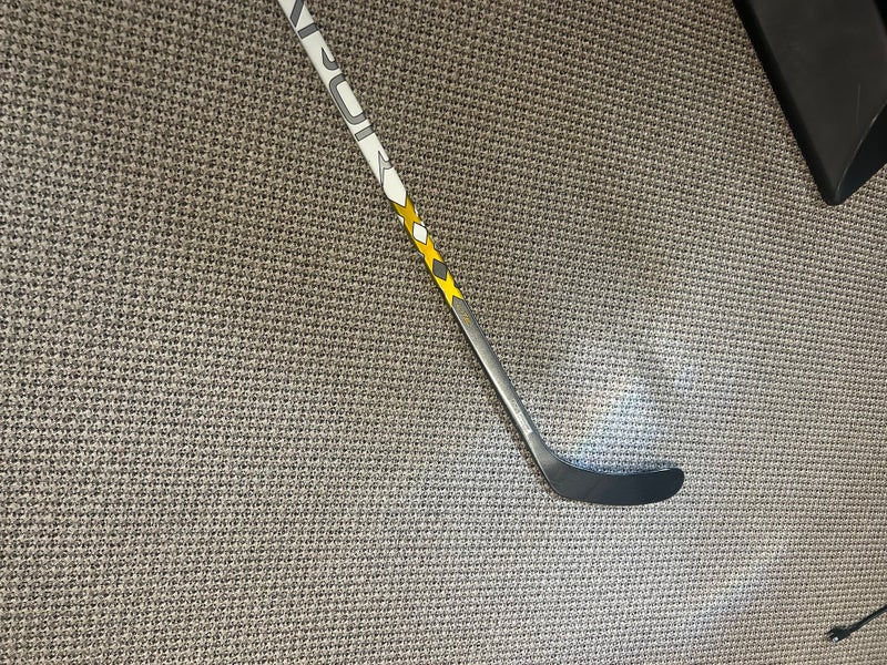 Used Senior Nike Bauer right hand 95 Flex Mid Pattern Pro Stock Kris Letang Vapor XXX Lite