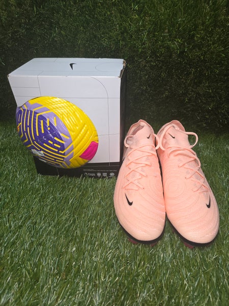 Nike Phantom GX II Elite FG with Nike OMB.