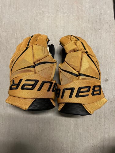 Bauer Vapor Pro Series Gloves 13" (Used)