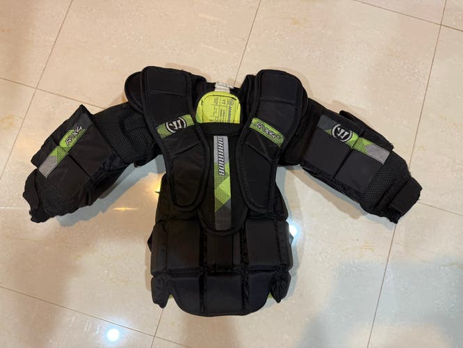 Large/Extra Large Warrior Ritual X4 E Goalie Chest Protector (Used)
