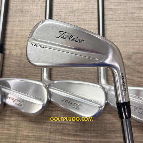 2025 Titleist T250 Iron Set 5-GW / Mitsubishi MMT Graphite, Regular Flex (501)