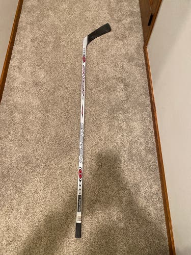 Easton Synergy ST RH 100 Flex Lidstrom