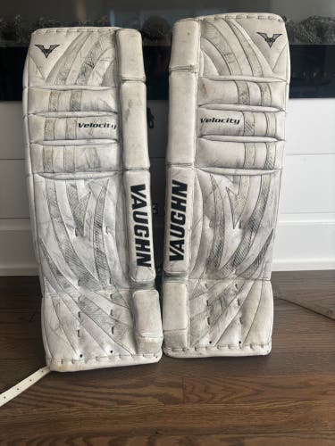 30" Vaughn Velocity V5 7260 Goalie Leg Pads