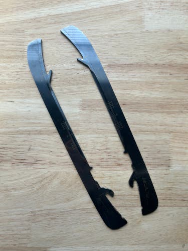 Bauer FLY-TI 272mm Winnipeg Jets Pro Stock Skate Blades / Runners (Used)