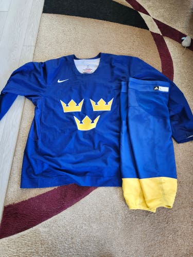 Nike Team Sweden Jersey Adidas Large Socks World Cup.