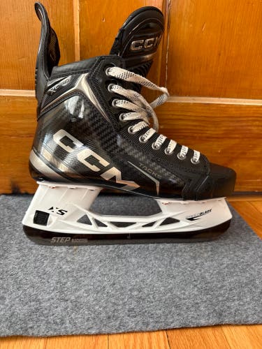 Black/Gray 2024 CCM Tacks XF Pro Hockey Skates Wide Width 8 (Used)