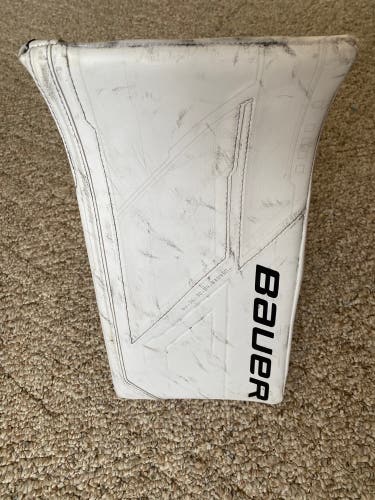 Intermediate Bauer Supreme M5 Pro Full Right Blocker (Used)