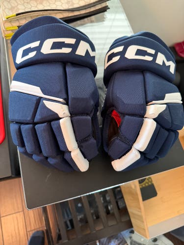 CCM Next Gloves 14" (Used)