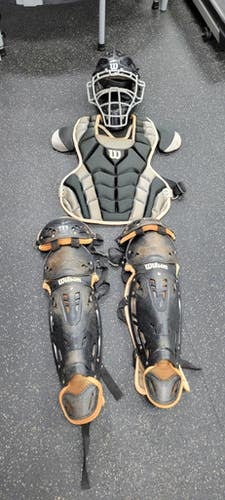 Used Wilson CATCHERS SET 9-12 Catchers Equipment Other 11497-S000156920