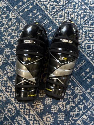 Intermediate Bauer Supreme Mach 11" Shin Pads (New)