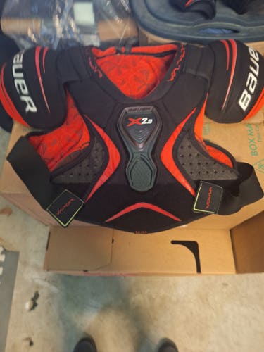 Medium Senior Bauer X Shoulder Pads (Used)