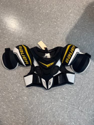Small Junior Bauer Supreme S150 Shoulder Pads (Used)