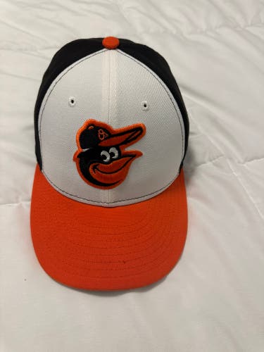 Men's 7 1/2 New Era Hat (Used)