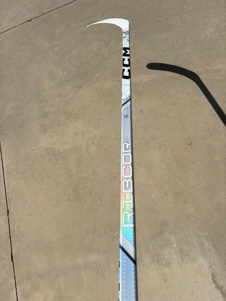 Senior CCM Ribcor Trigger 9 Pro Right Handed Hockey Stick Mid Pattern 80 Flex (New)