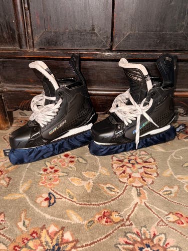 Black 2024 Bauer Supreme Shadow Hockey Skates EEE 10.5 (Used)