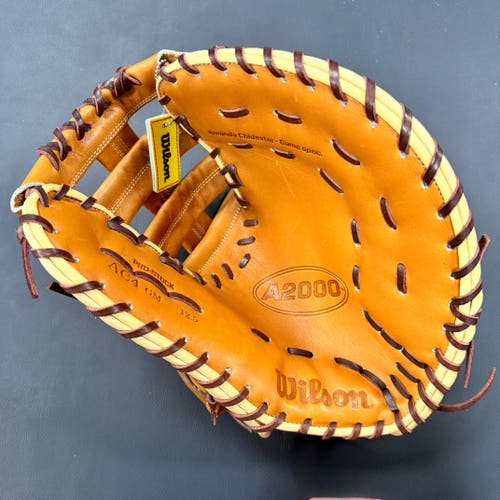 2025 Wilson RH First Base A2000 Softball Glove 12.5" (New)
