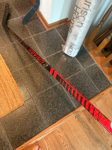 Senior Warrior Novium 2 Pro Right Handed Hockey Stick W28 95 Flex (New)