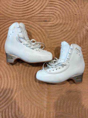 White EDEA Overture Size 235 Figure Skates (Used)
