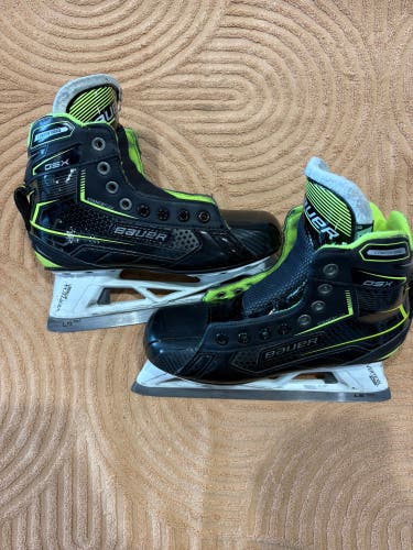 Intermediate Bauer GSX Hockey Goalie Skates Regular Width Size 5 (Used)