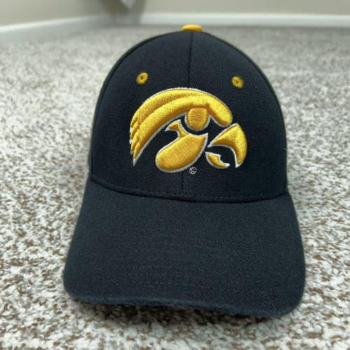 Iowa Hawkeyes Hat Cap Fitted Mens Small Black NCAA Football Zephyr College Logo