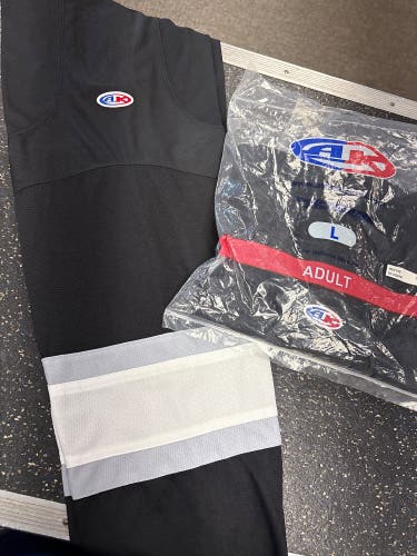 AK Hockey Socks Adult Large Old LA Black Athletic Knit Socks (New)