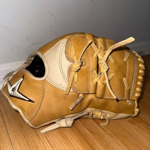 All Star Pro elite FGAS- 12002P RH Pitcher's Baseball Glove 12" (Used)