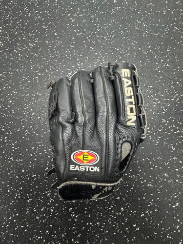 Used Easton BLACK MAGIC BB/SB Glove RH Throw Black 11" 11849-S000037988