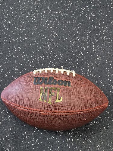 Used Wilson Junior Football 11849-S000038521
