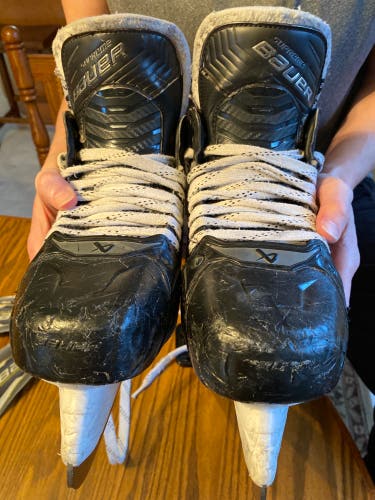 Bauer Supreme Shadow Hockey Skates Size 7 Fit 2 (Used)