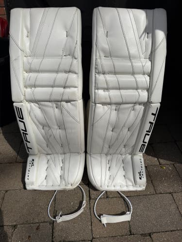 30+2 Intermediate True Catalyst 7X3 Goalie Leg Pads (Used)