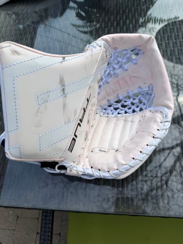 True Regular HZRDUS Junior Glove