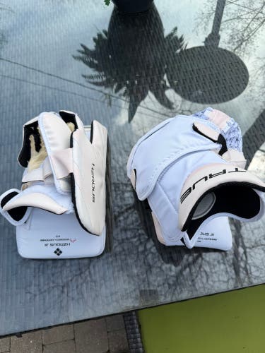 True Regular Junior HZRDUS glove and blocker