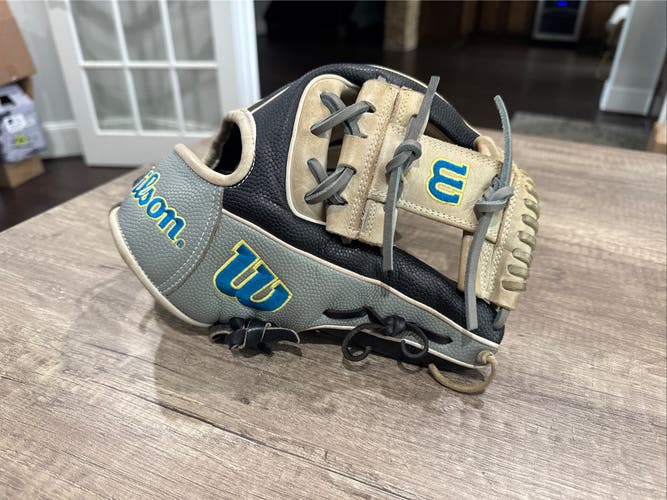 Wilson A2000 RH Infield Baseball Glove 11.5" (Used)