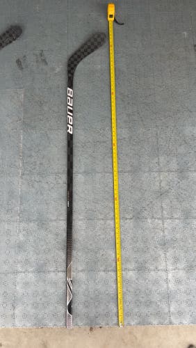 Senior Bauer Nexus Geo Right Handed Hockey Stick P28 77 Flex Pro Stock (Used)