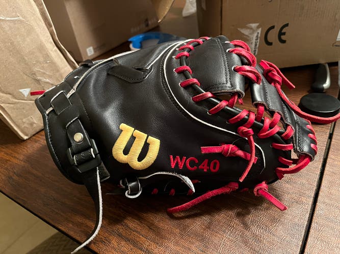 Wilson A2000 RH Catcher's Glove 34" (Used)